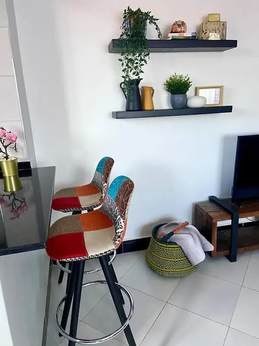 Apt With Power Back Up, Wi-Fi, 24/7 Security : 15 캄팔라 아파트